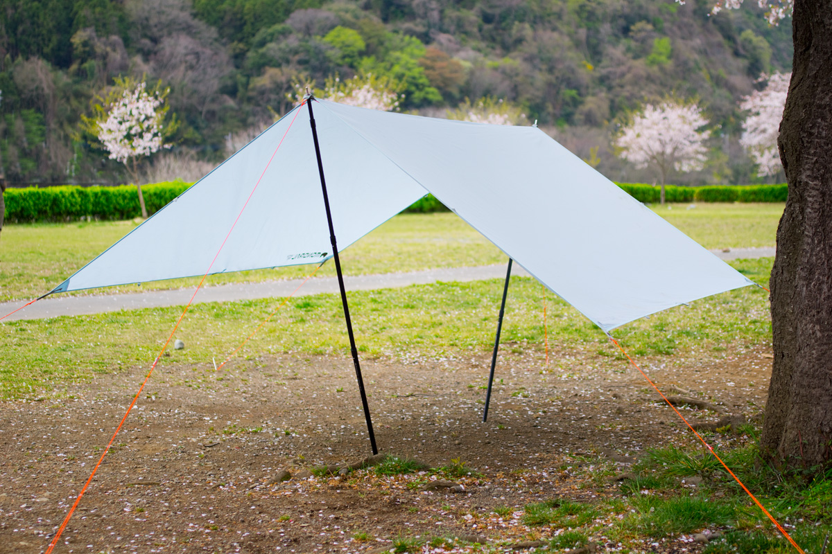 シンプルなスクエア形状タープの150SIL