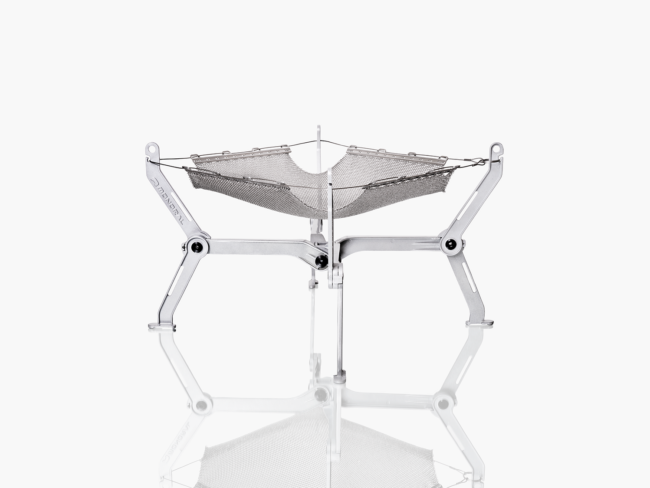 軽量高剛性を極めた折畳み焚き火台 ワイヤフレーム ソリッド